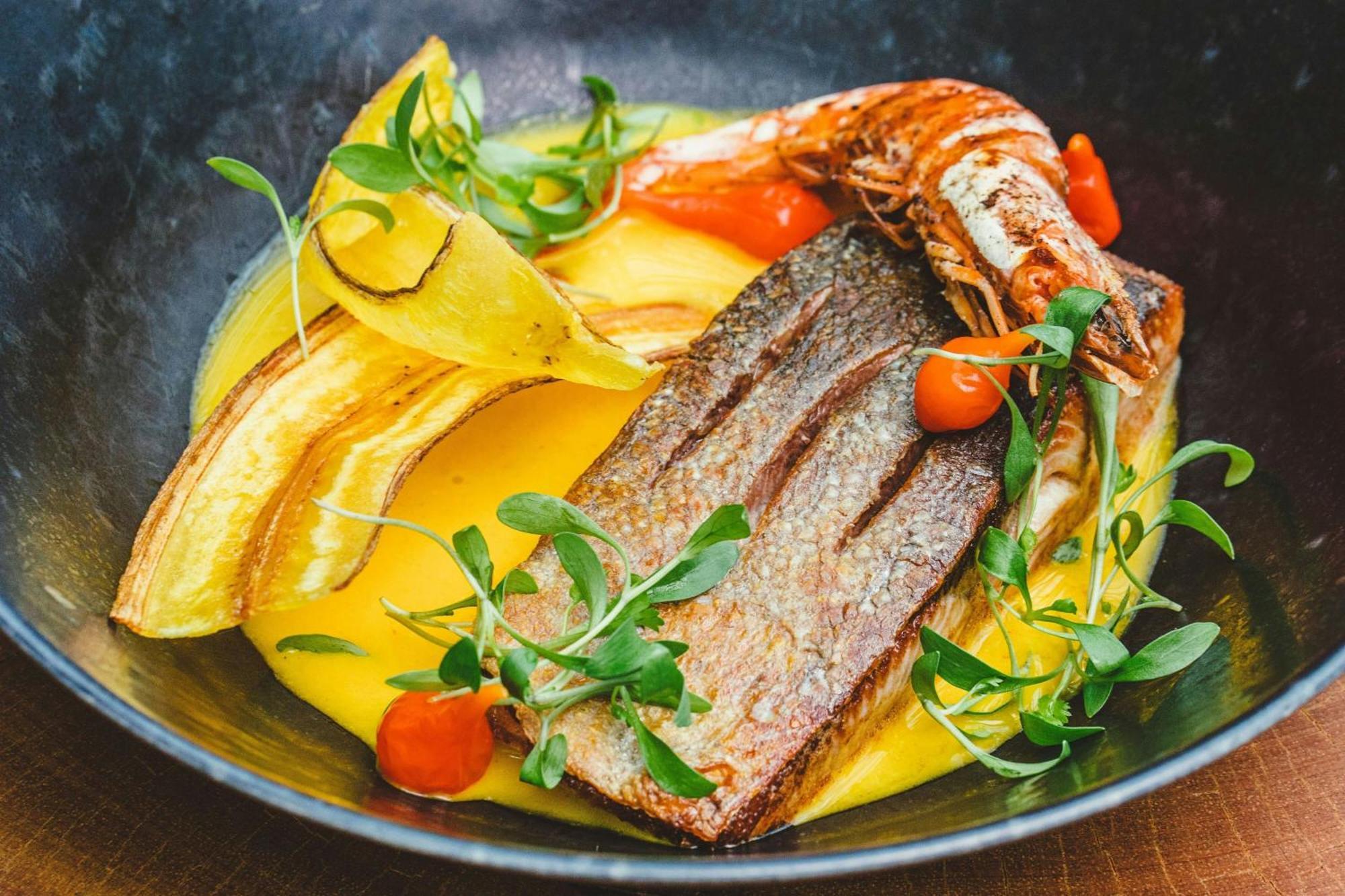 르네상스 상 파울로 호텔 상파울루 외부 사진 A dish of fish and plantain