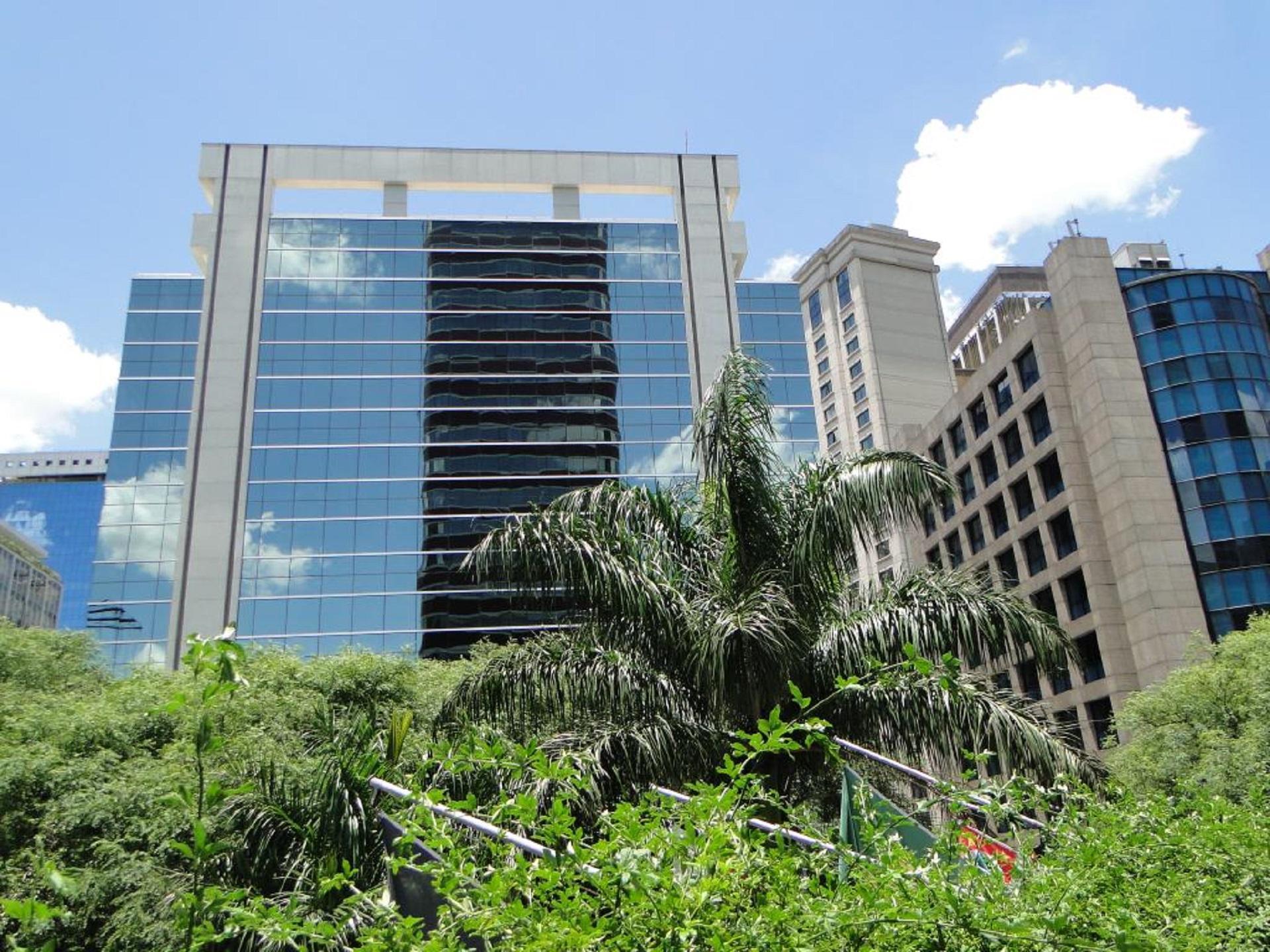 르네상스 상 파울로 호텔 상파울루 외부 사진 The headquarters of the National Stock Exchange of India in Mumbai.